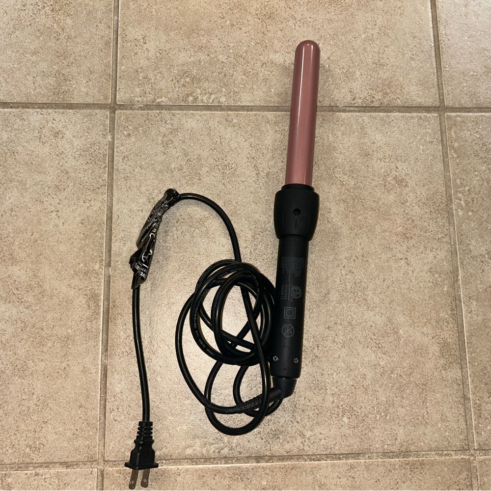 FOXYBAE Limited Edition• Black & Rose Gold Curling Wand - Picture 2 of 2